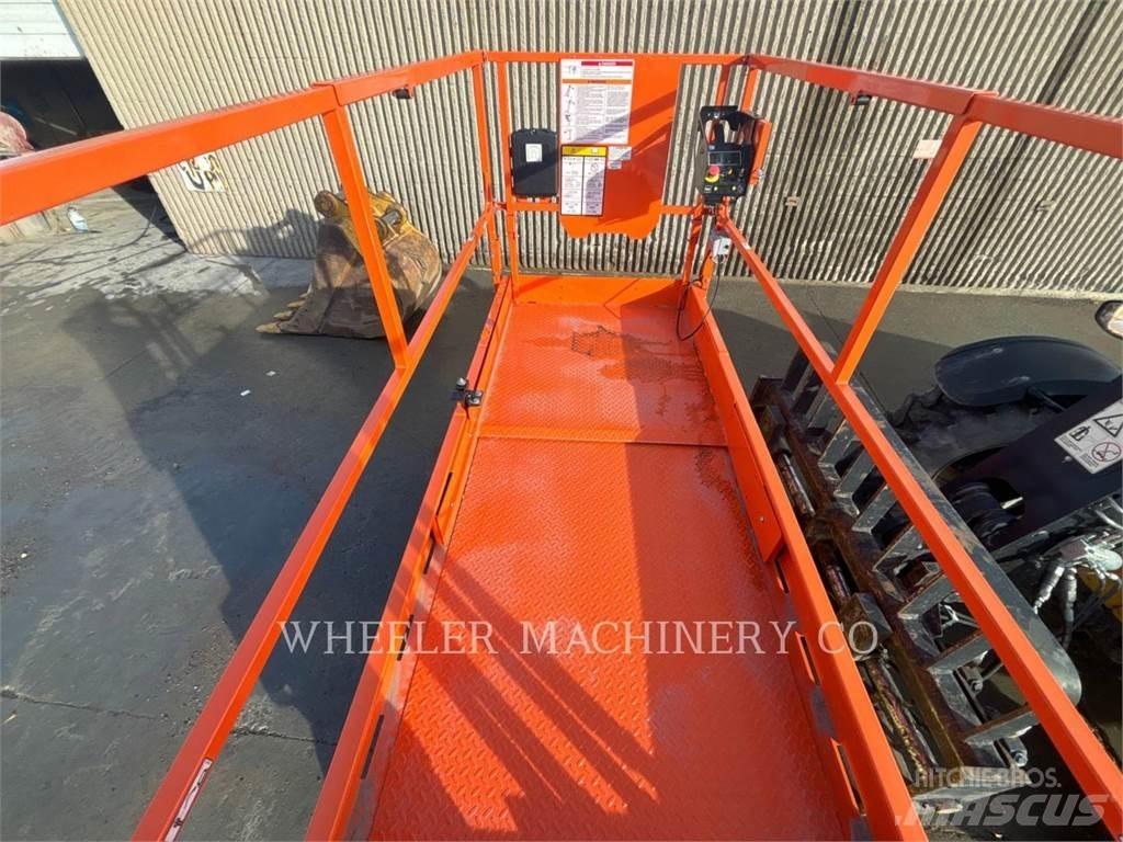 JLG R4045 Saxliftar