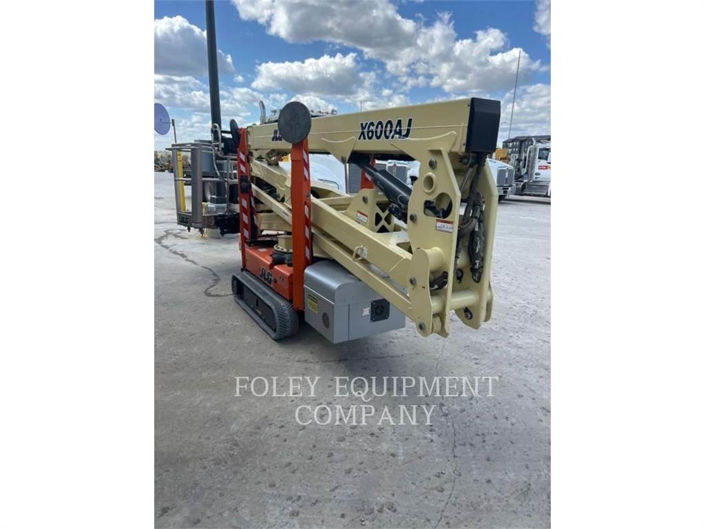 JLG X600AJ Bomliftar