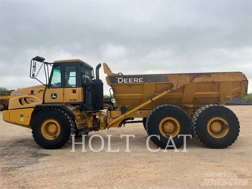 John Deere 250D Midjestyrd dumper