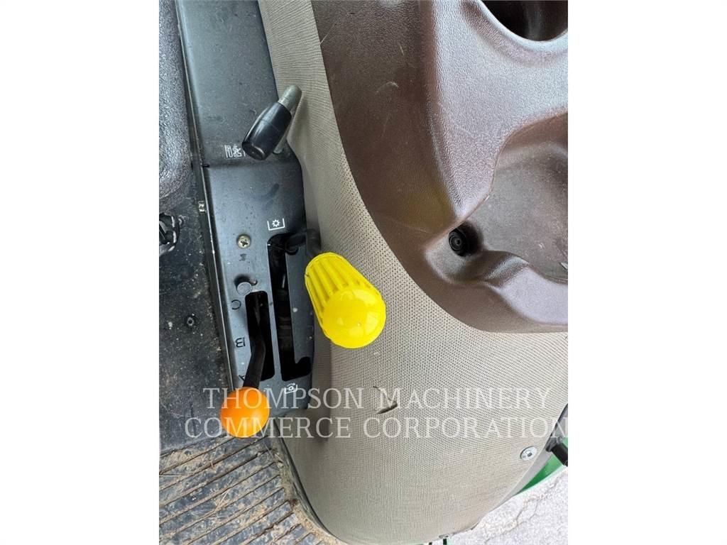 John Deere 6115D Traktorer