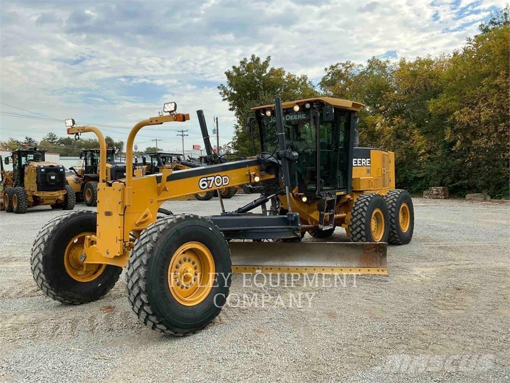John Deere 670 Väghyvlar