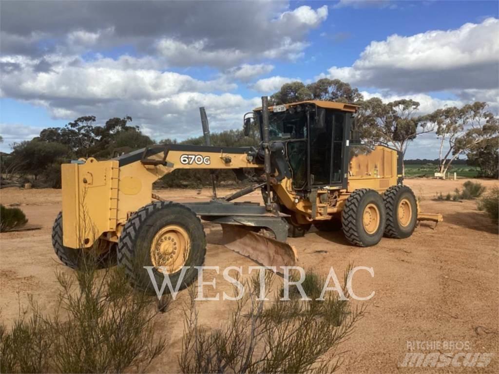 John Deere 670G Väghyvlar