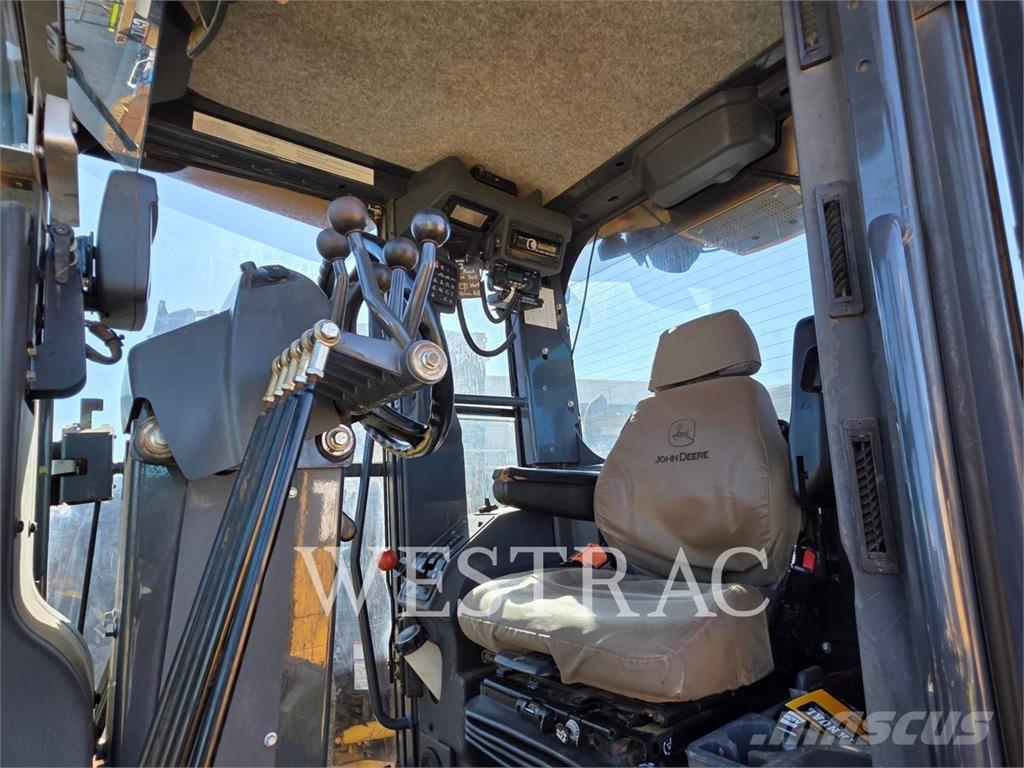 John Deere 670G Väghyvlar
