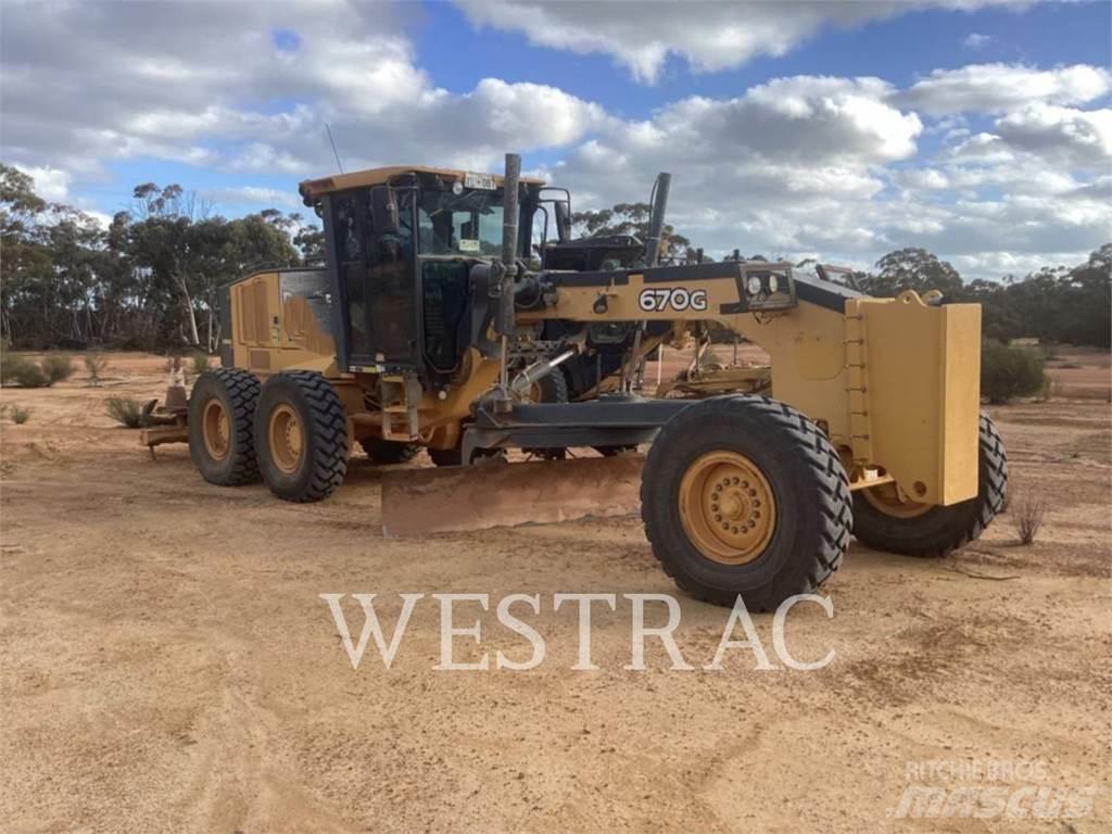 John Deere 670G Väghyvlar
