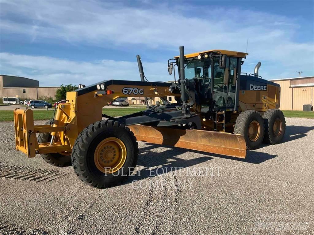 John Deere 670G Väghyvlar