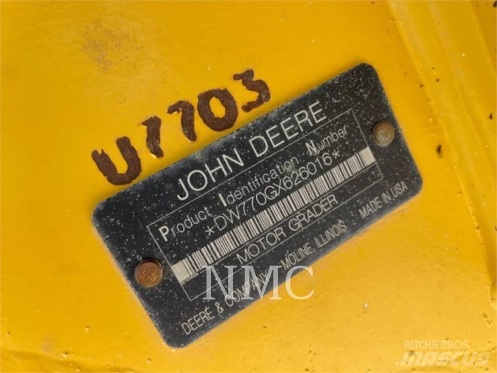 John Deere 770G_JD Väghyvlar