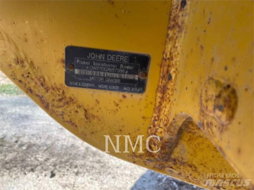 John Deere 770G_JD Väghyvlar