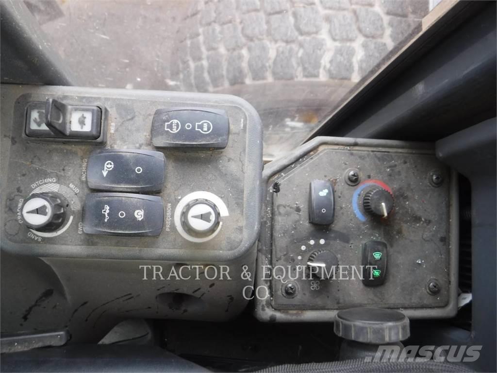 John Deere 872GP Väghyvlar