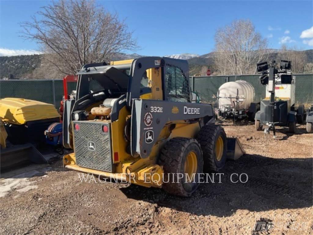 John Deere & CO. 332E Kompaktlastare