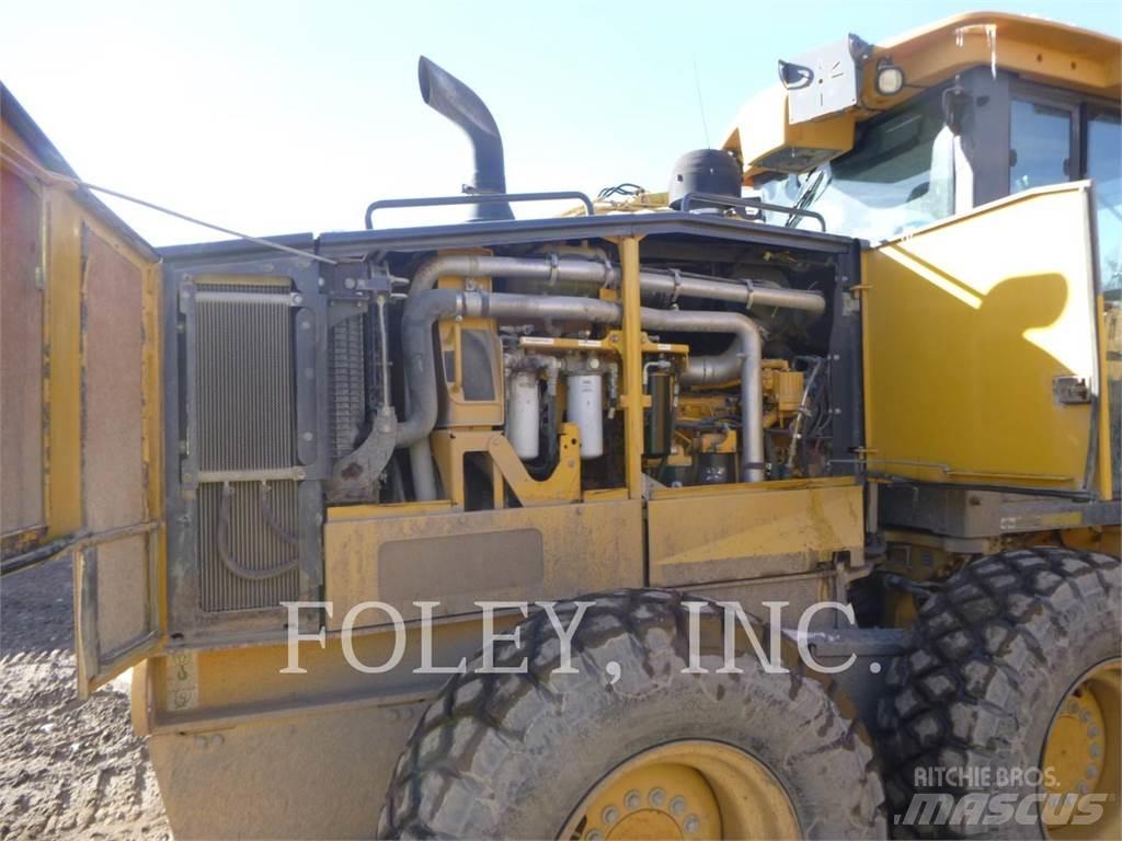 John Deere & CO. 672G Väghyvlar