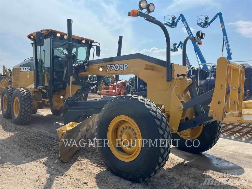 John Deere & CO. 770GP Väghyvlar
