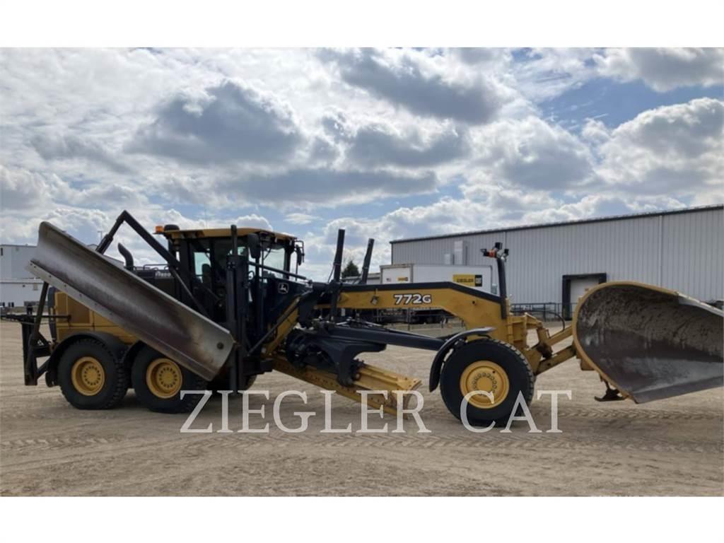 John Deere & CO. 772 G Väghyvlar