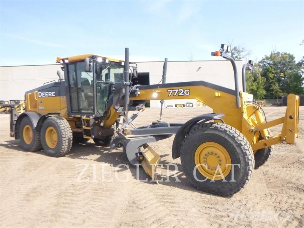 John Deere & CO. 772 G Väghyvlar