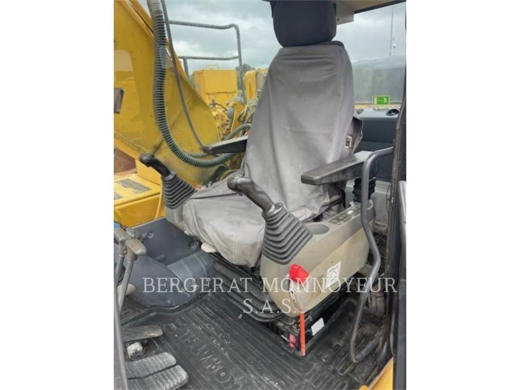 Komatsu HB215 Bandgrävare