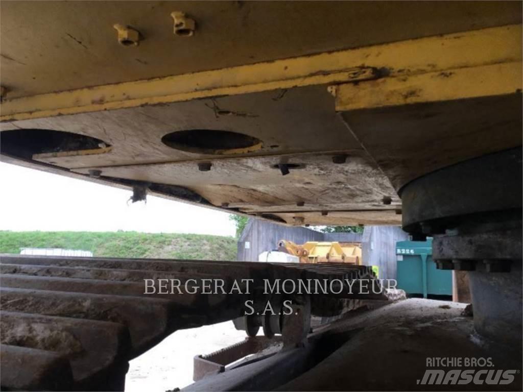 Komatsu HB215LC Bandgrävare