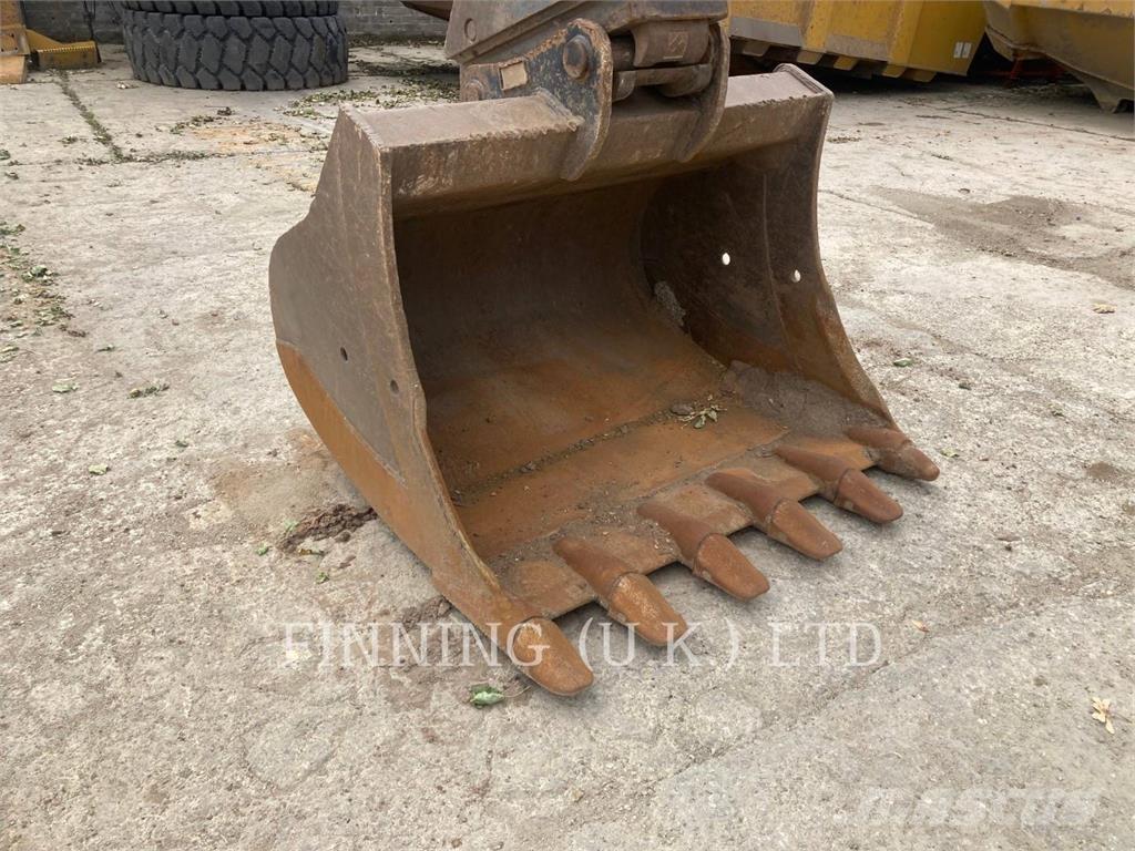 Komatsu PC210-11E0 Bandgrävare