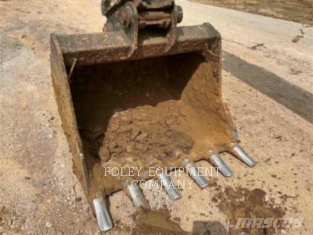 Komatsu PC210LCI11 Bandgrävare