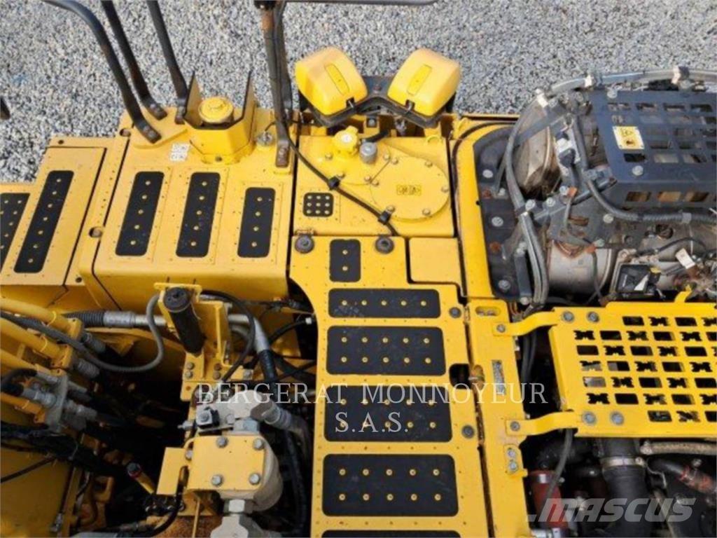 Komatsu PC240LC7 Bandgrävare