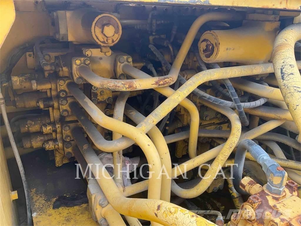 Komatsu PC750LC-6K Bandgrävare