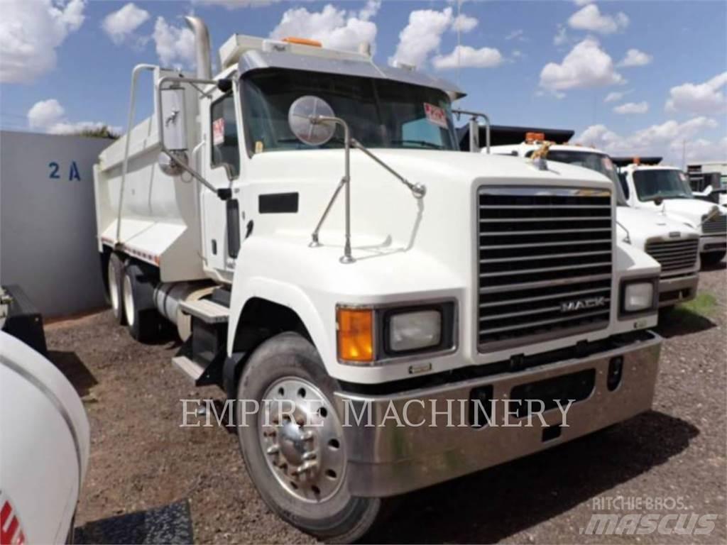 Mack CHU613 Tankbilar