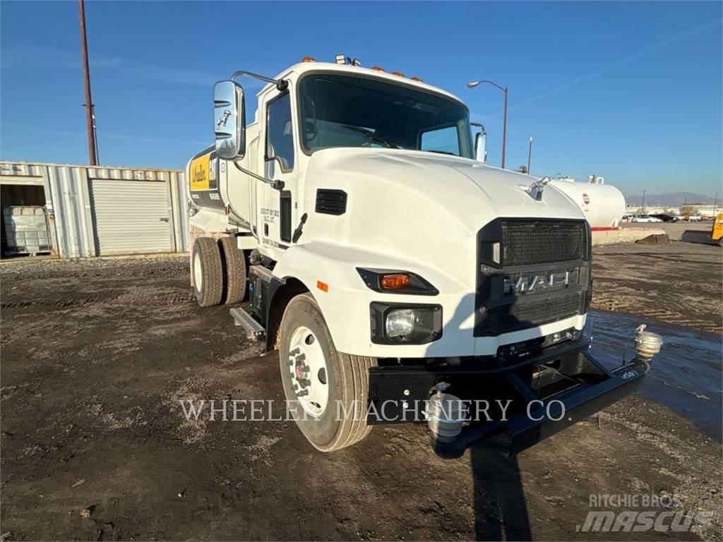 Mack WT2000 A Tankbilar