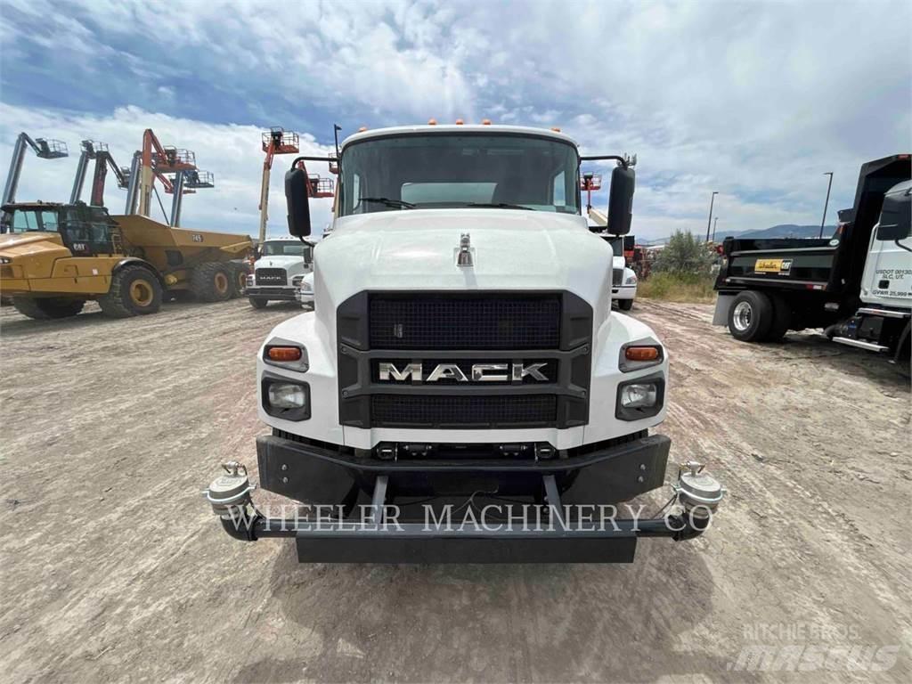 Mack WT2000 A Tankbilar
