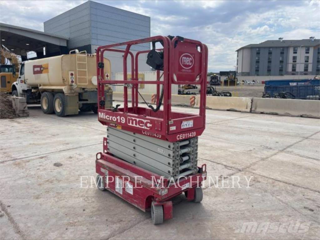 MEC MICRO 19 Bomliftar