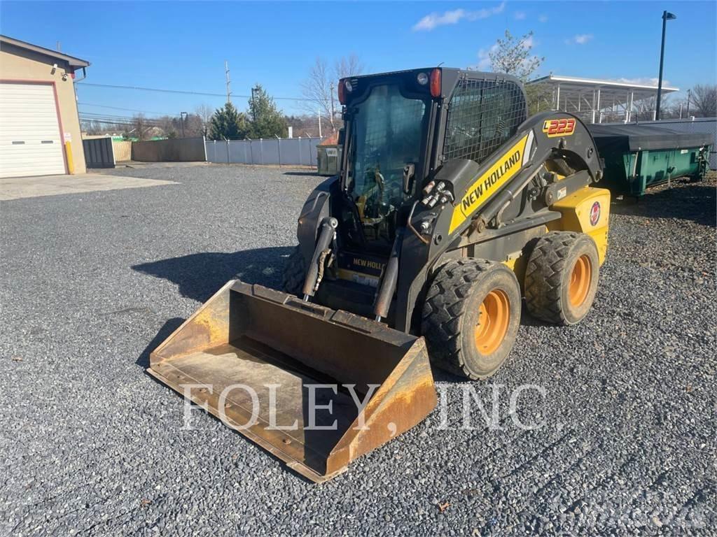 New Holland L223 Kompaktlastare