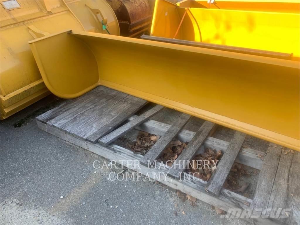 Protec SNOW TURF PUSHER Snöslungor och -fräsar