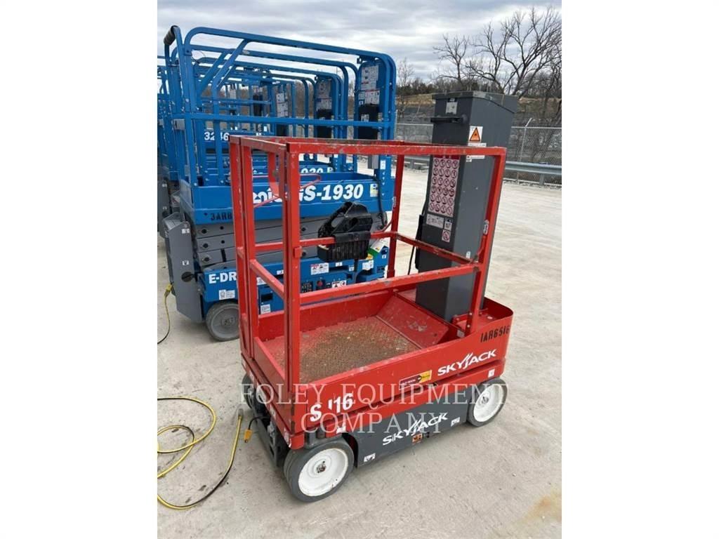 Skyjack (OBSOLETE) SJ16 Saxliftar