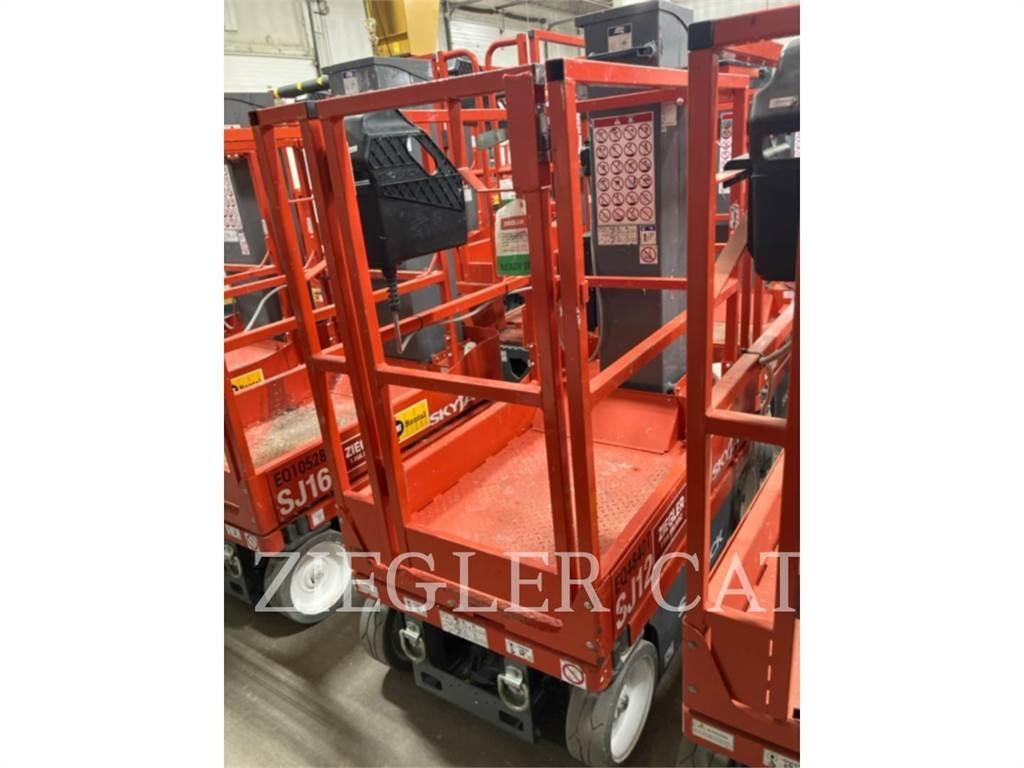 Skyjack SJ12 Saxliftar