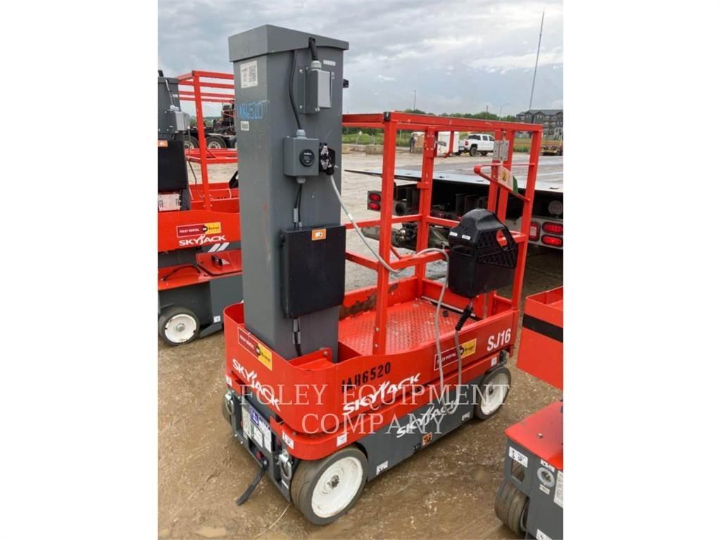 Skyjack SJ16 Saxliftar
