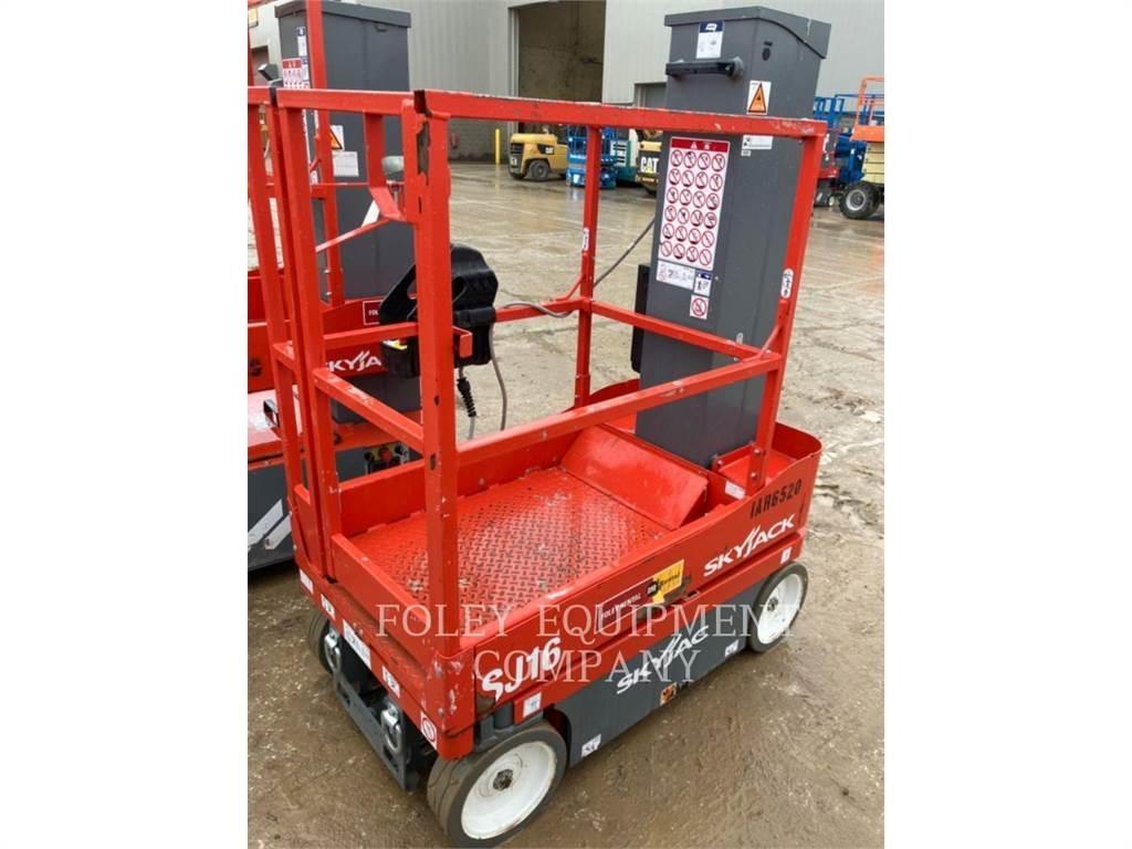 Skyjack SJ16 Saxliftar