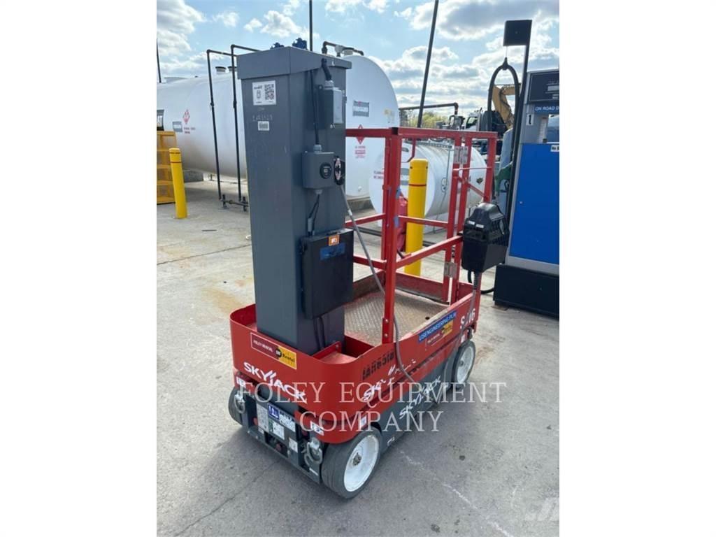 Skyjack SJ16 Saxliftar