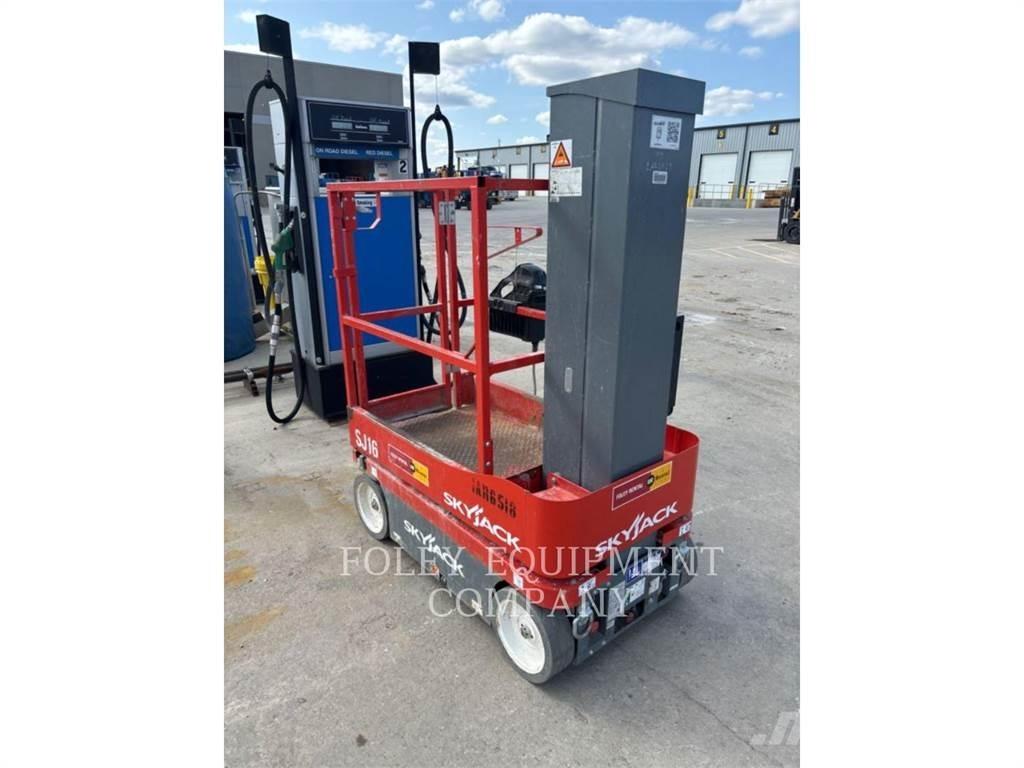 Skyjack SJ16 Saxliftar
