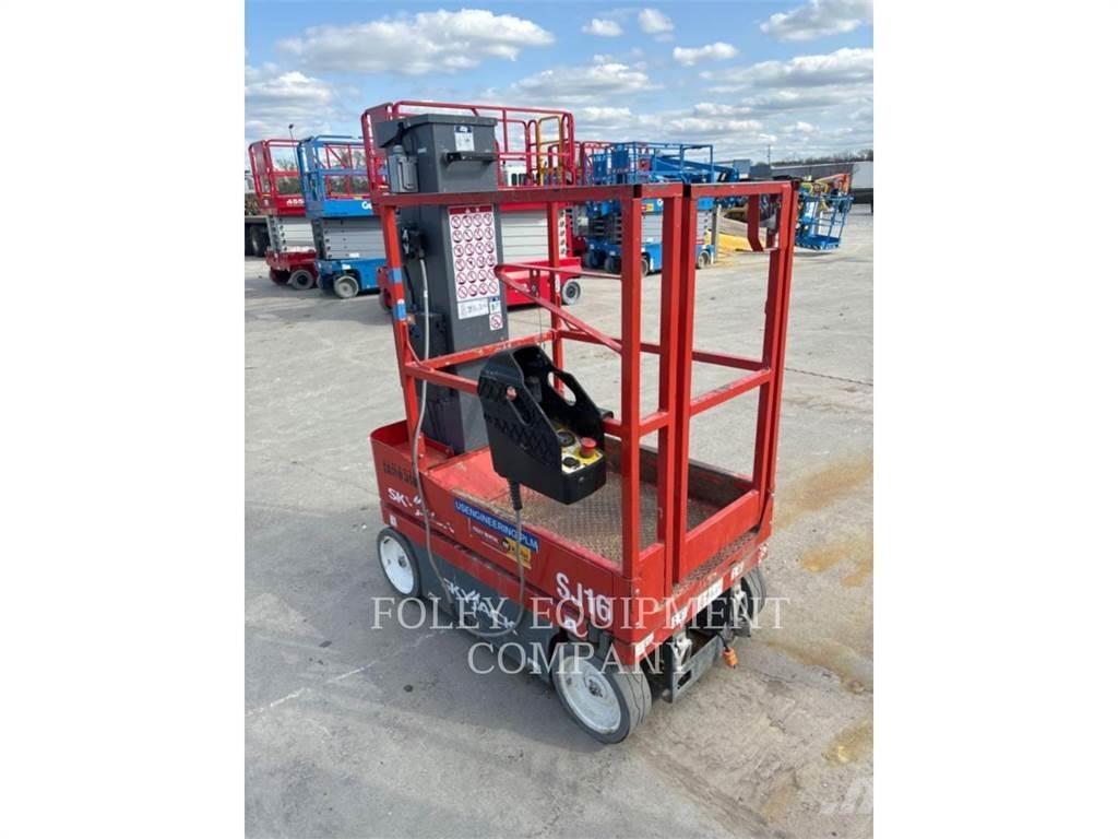 Skyjack SJ16 Saxliftar