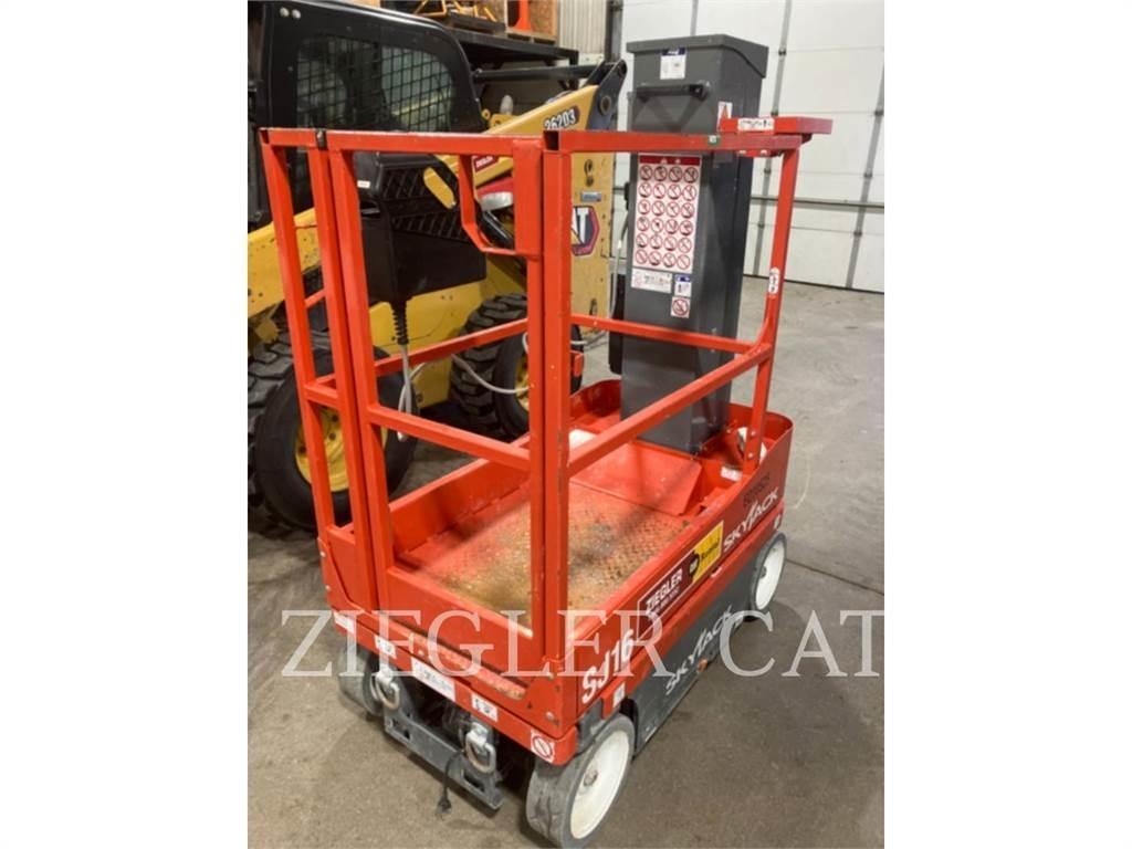 Skyjack SJ16 Saxliftar