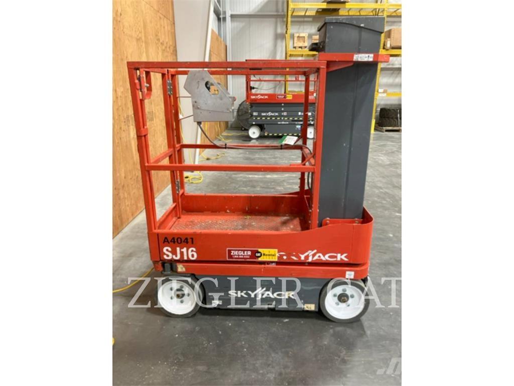 Skyjack SJ16 Saxliftar