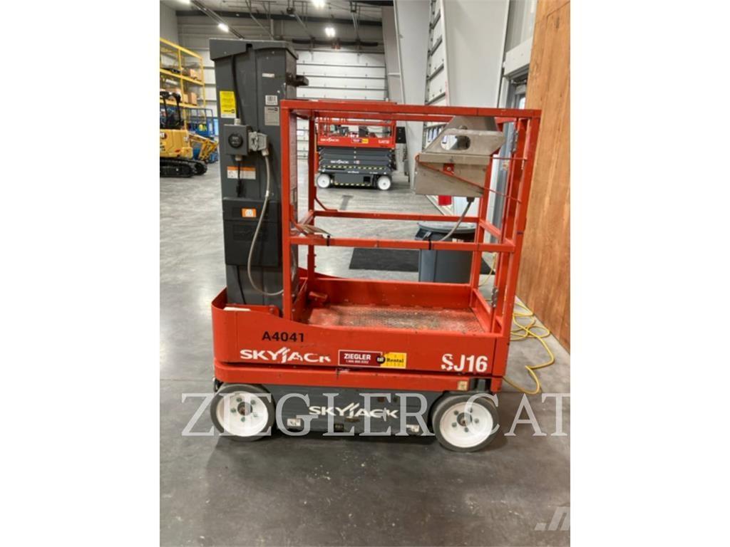 Skyjack SJ16 Saxliftar