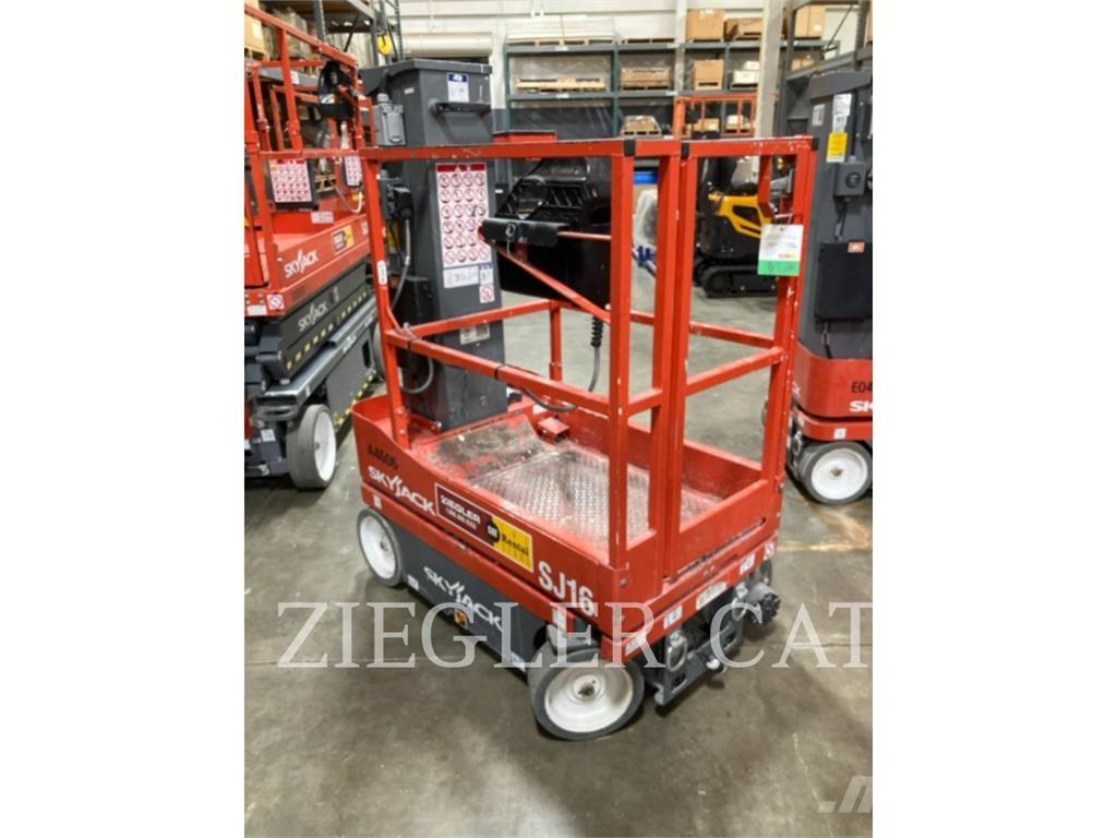 Skyjack SJ16 Saxliftar