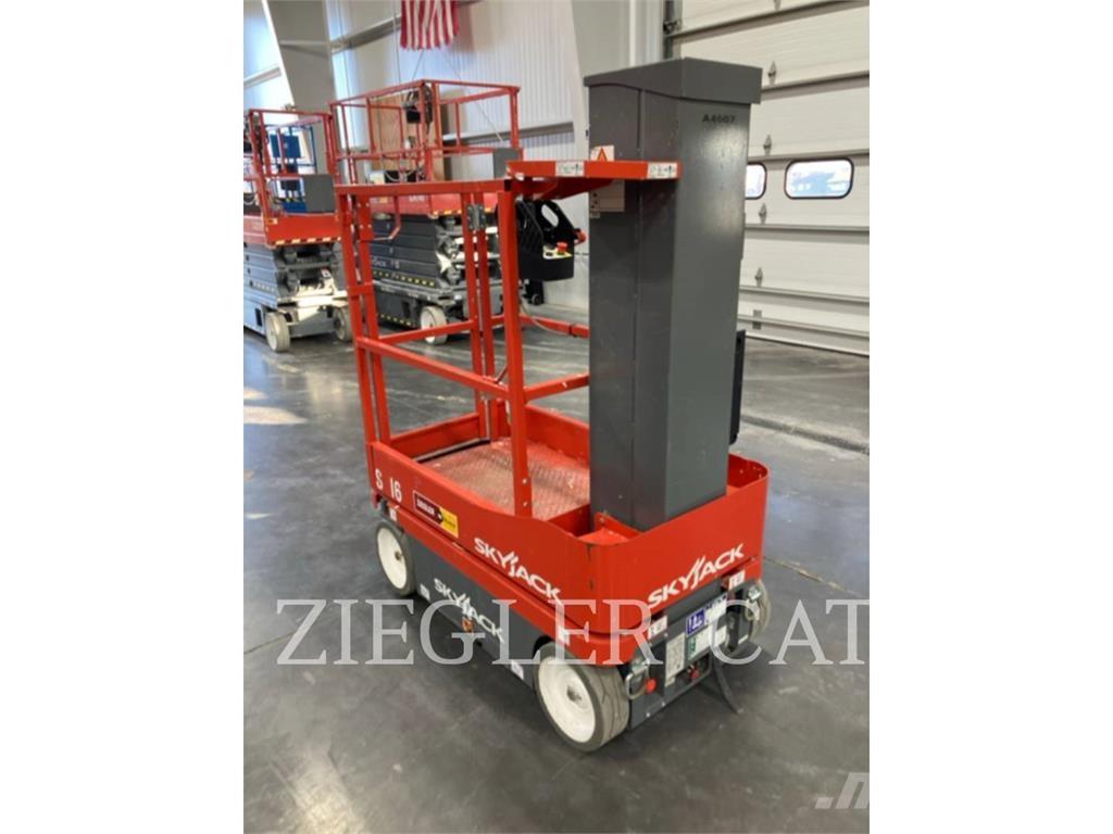 Skyjack SJ16 Saxliftar