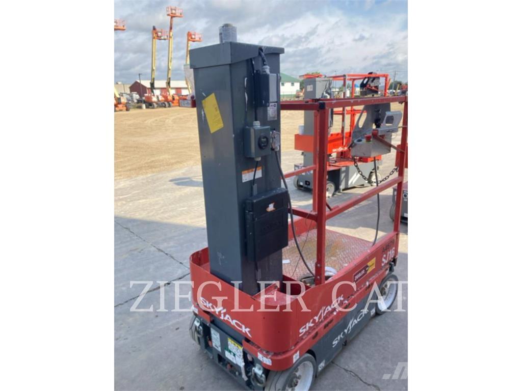 Skyjack SJ16 Saxliftar