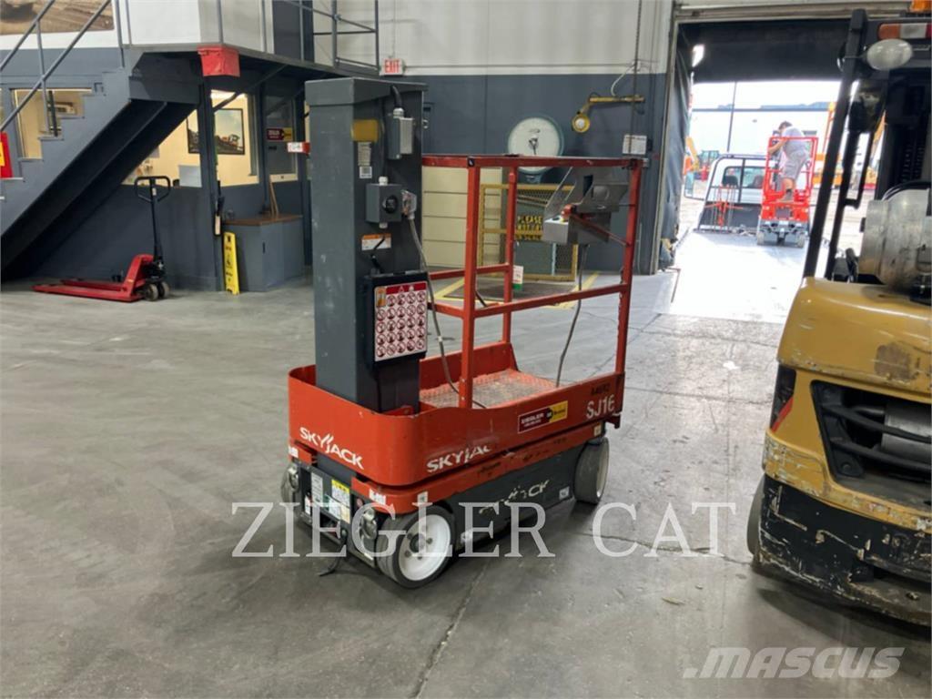 Skyjack SJ16 Saxliftar