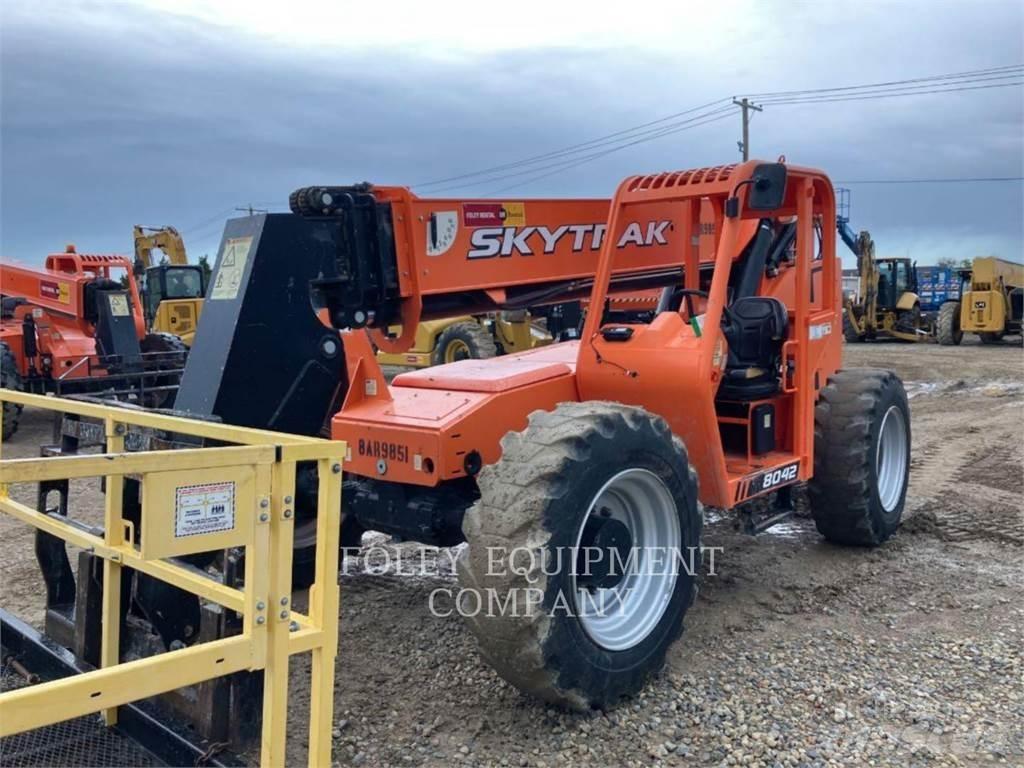 SkyTrak 8042O Teleskoplastare