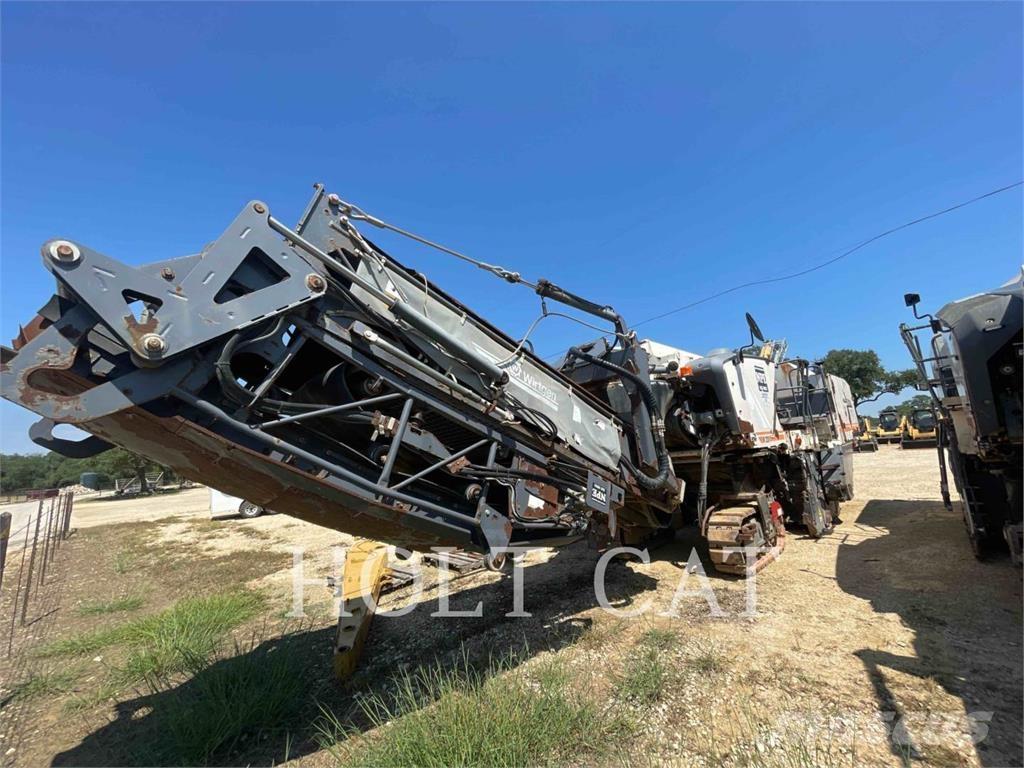 Wirtgen W220 Asfaltskallfräsmaskiner