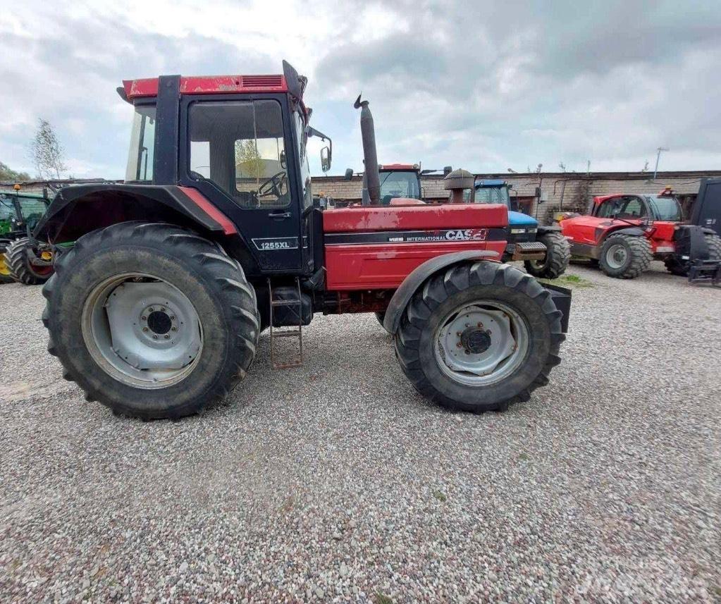 Case IH 1255 XL Traktorer