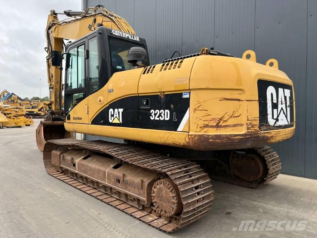 CAT 323D L Bandgrävare