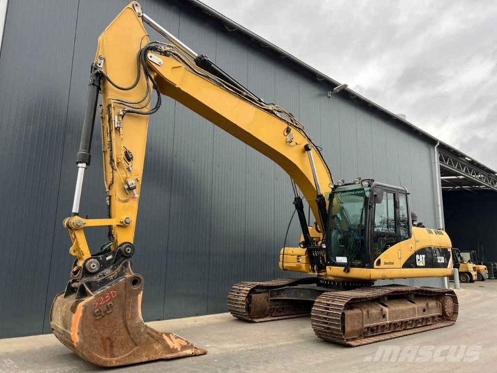 CAT 323D L Bandgrävare