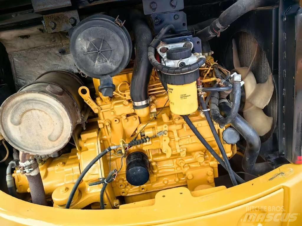 CAT 304 Minigrävare < 7t