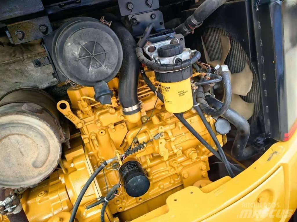 CAT 304 Minigrävare < 7t